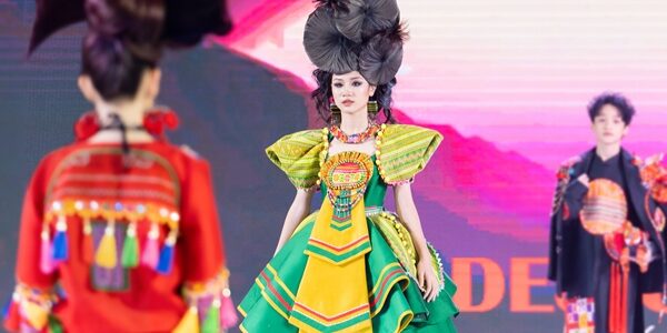 Mẫu nhí Đặng Minh Anh mở màn Bangkok Kids International Fashion Week 2022