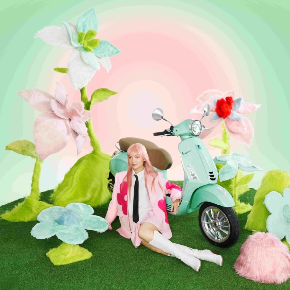 Thế giới đa sắc trong bộ sưu tập màu mới của Vespa 2023
