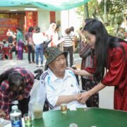 NSND Trịnh Kim Chi giúp nghệ sĩ khó khăn có Tết ấm no
