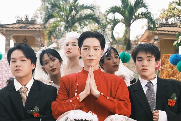 Đến hẹn lại lên, dân tình rần rần trước MV Valentine của Đức Phúc
