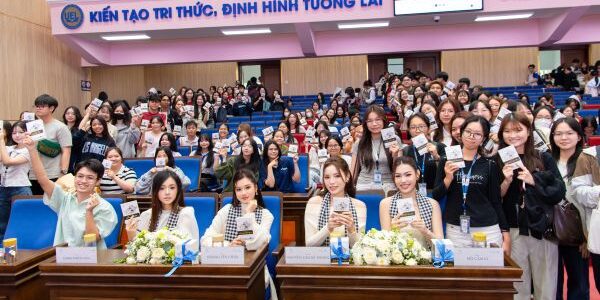Các hoa á hậu, nghệ sĩ chia sẻ hành trình theo đuổi đam mê với sinh viên