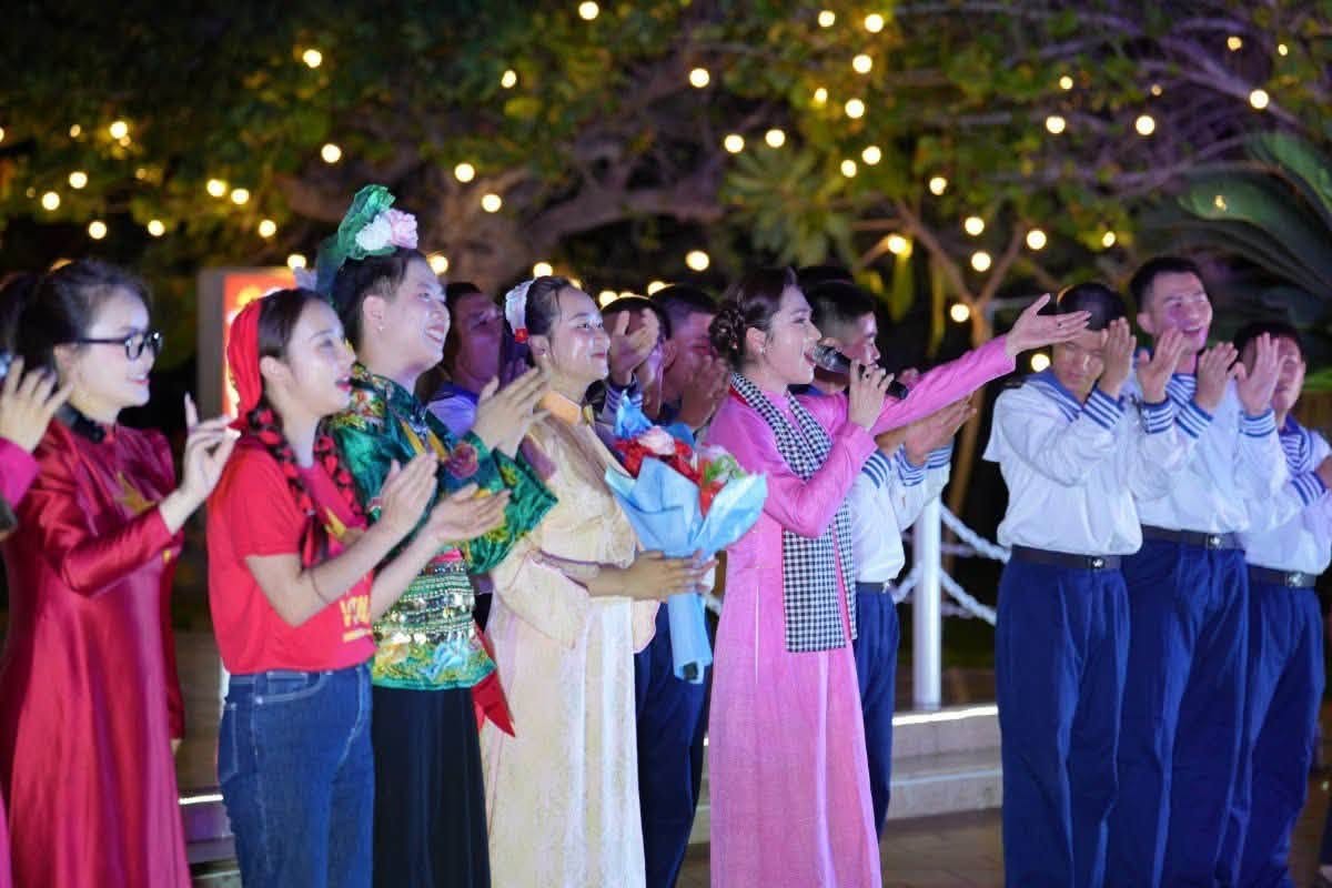NSƯT Như Huỳnh và những ký ức khó quên lần đầu đến Trường Sa